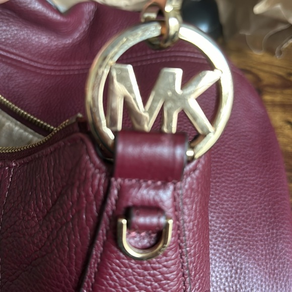 Michael Kors large Fulton bag-EUC - Picture 5 of 15